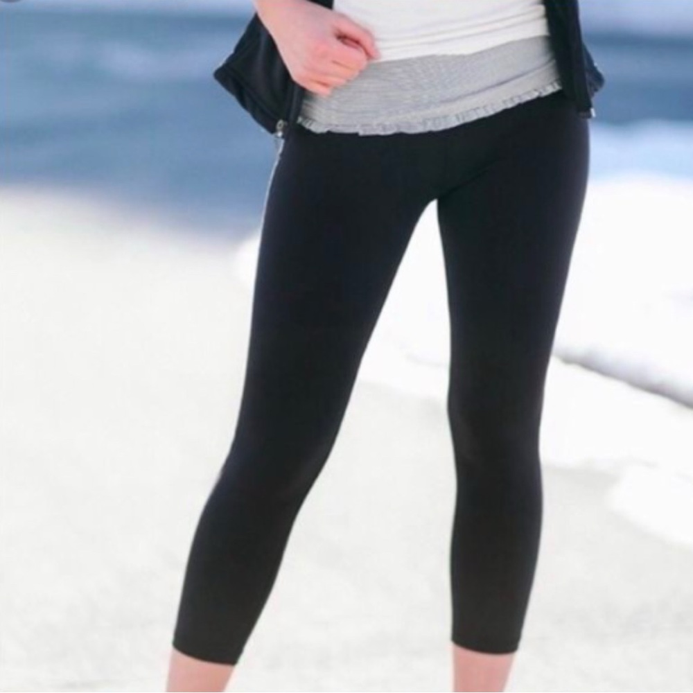 Albion Fit || Black Petal Pant Leggings with Fold Over stripped Ruffles M
